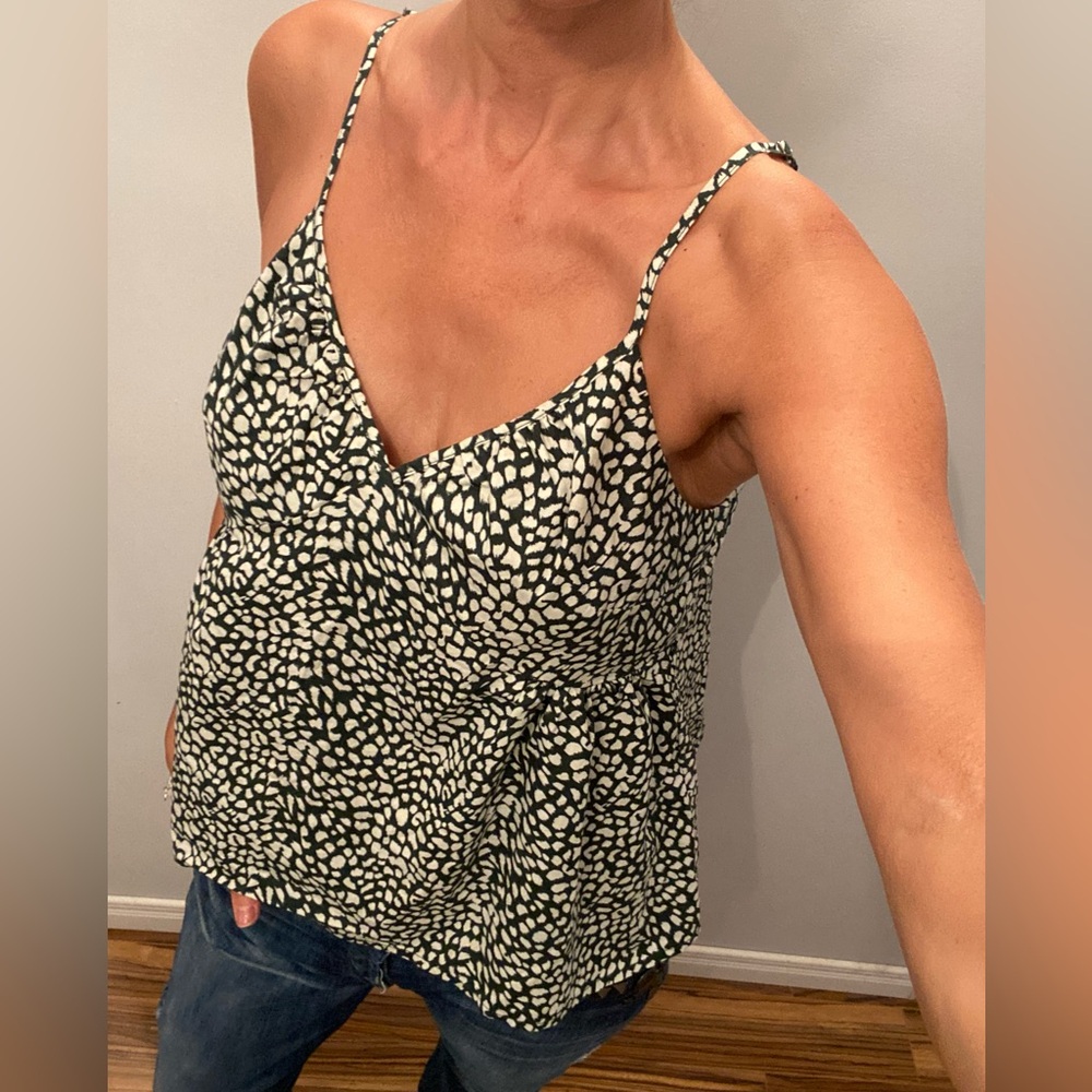 Old navy spaghetti strap top size M